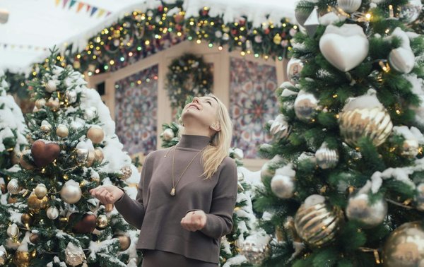 Comment équilibrer les décorations traditionnelles et modernes de Noël ?